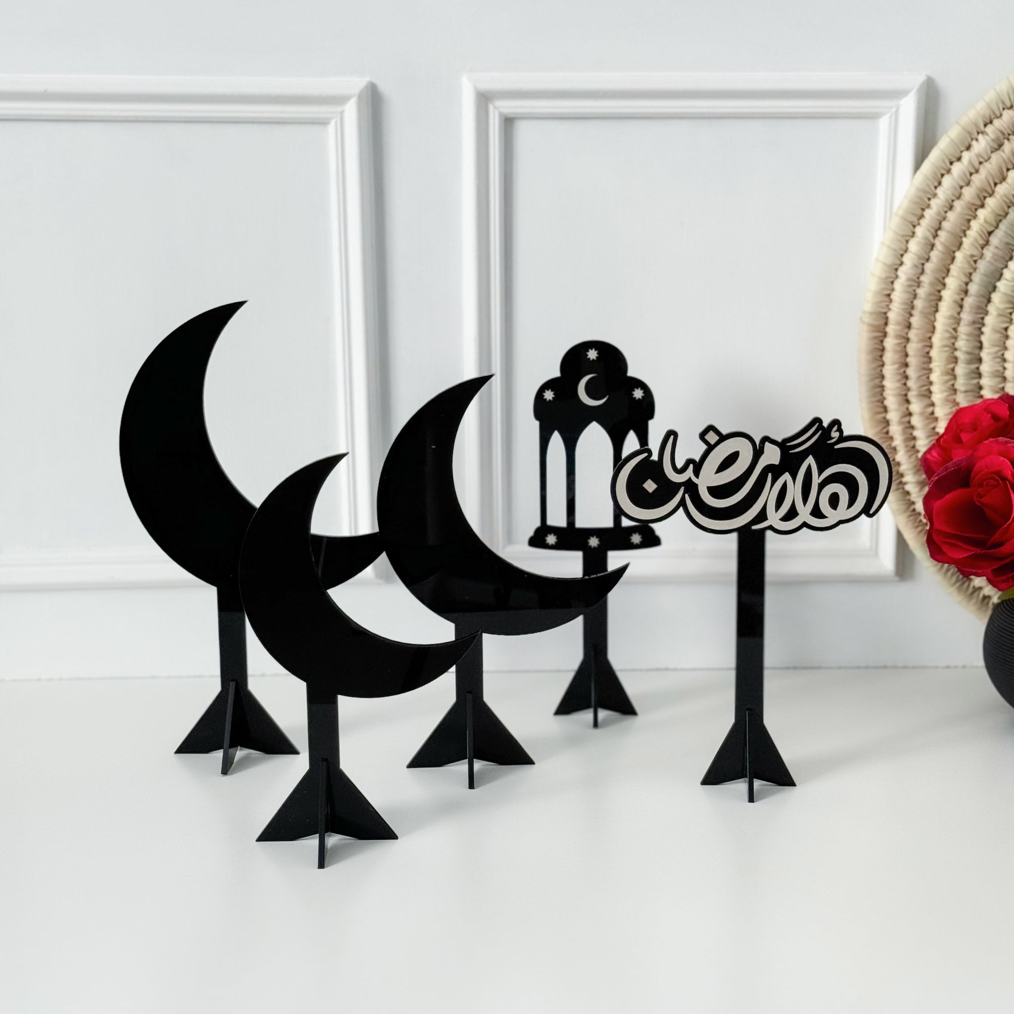 Welcome Ramadan Phrase + 4 Ramadan Decorations - Black