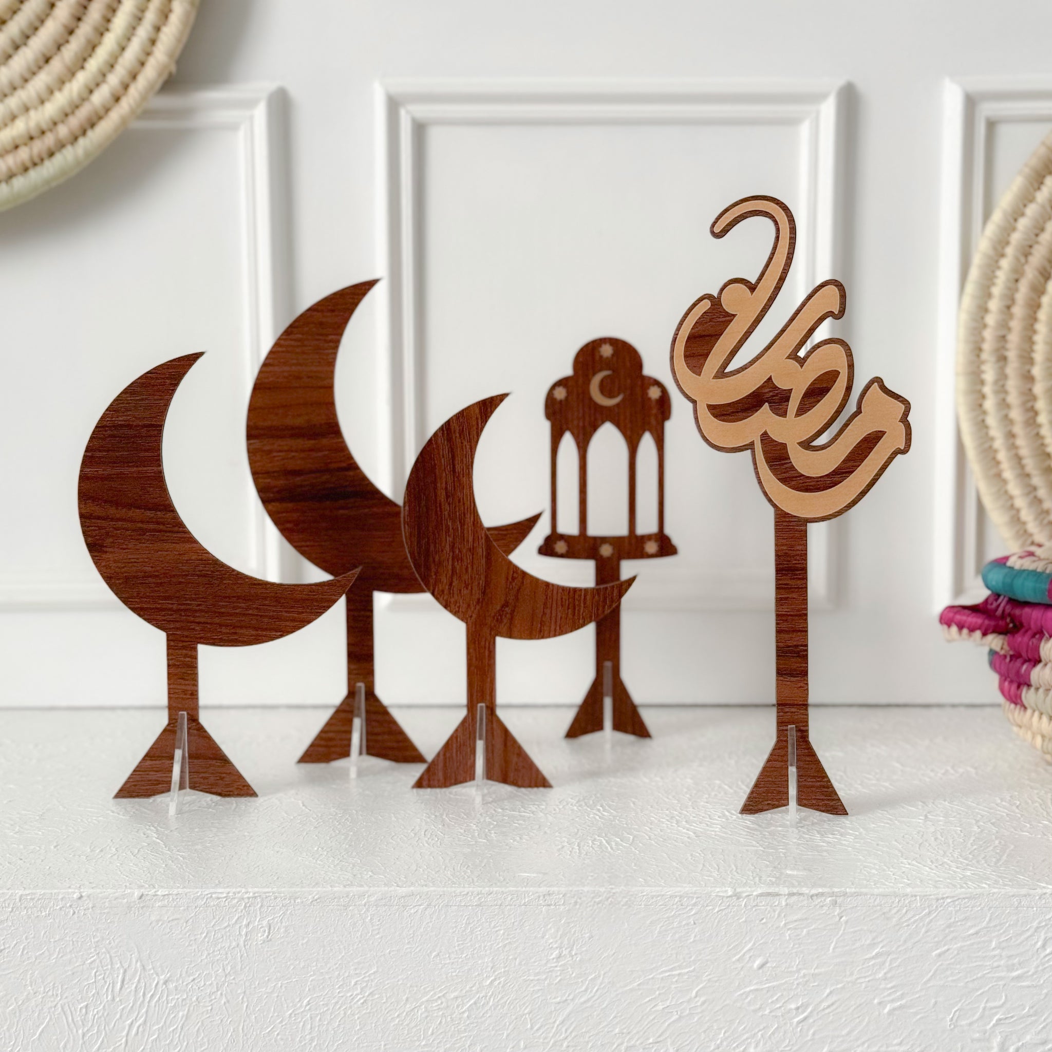 Ramadan phrase + 4 brown Ramadan decorations